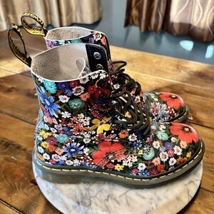 NEW! The Original Dr Martens Airware 1460 Floral Combat Boots Women Sz 7 EU 38